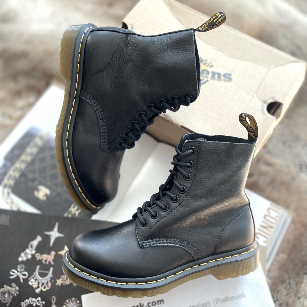 Dr. Martens 1460 Pascal Virginia Leather Boots